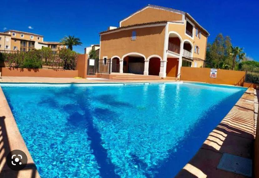 2 Bedrooms, 15 Min Walk To Beach, Ac, Pool & Fiber Internet In A Quiet, Private Gated Domain 5Kms To St Tropez Cogolin Dış mekan fotoğraf