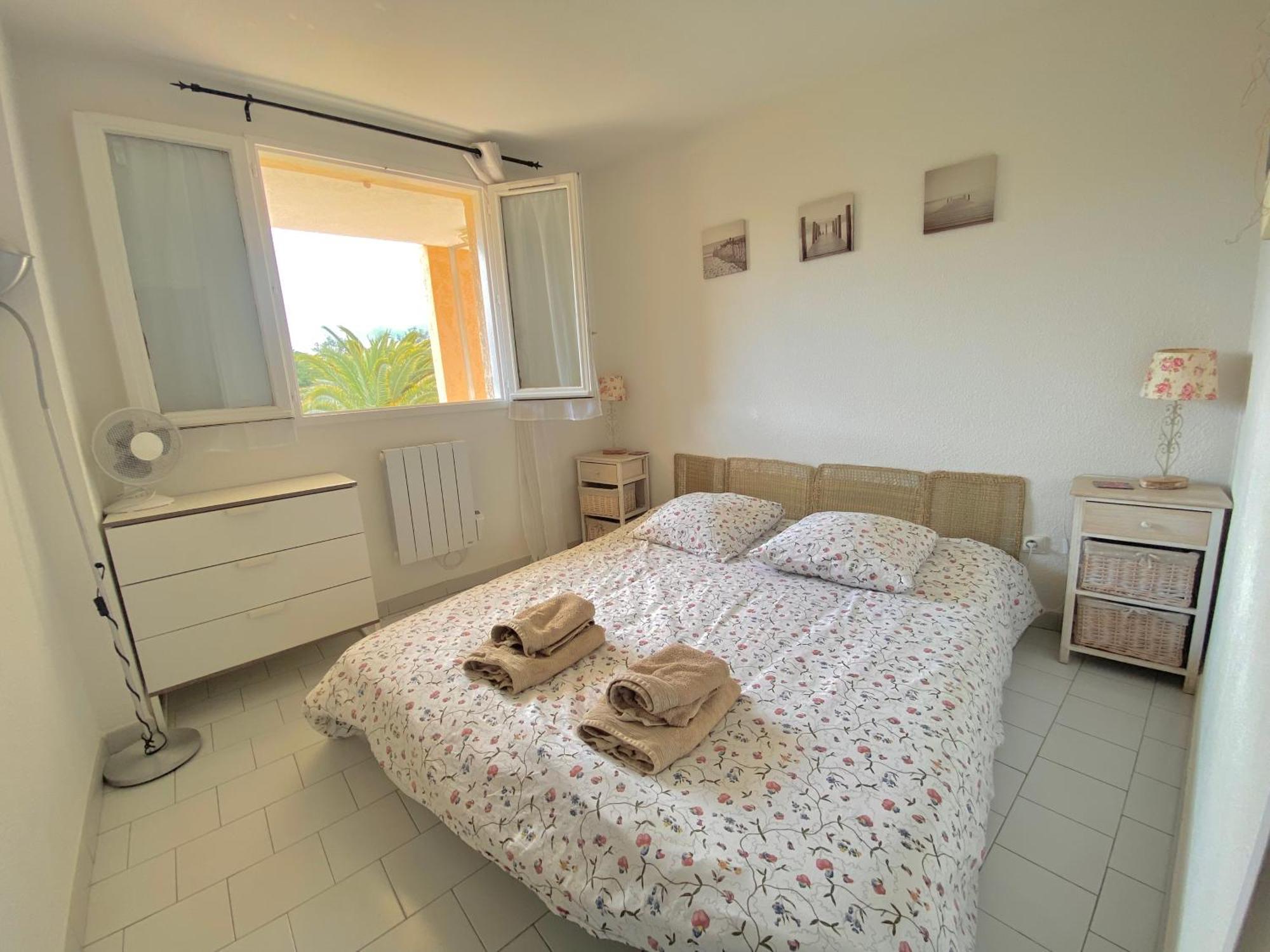 2 Bedrooms, 15 Min Walk To Beach, Ac, Pool & Fiber Internet In A Quiet, Private Gated Domain 5Kms To St Tropez Cogolin Dış mekan fotoğraf